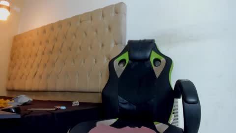 naomis_35 online show from February 6, 8:12 pm