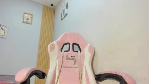 naomis_35 online show from March 6, 7:54 pm