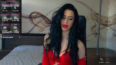 Snapshot of naomiscarlett chatting on February 14, 11:31 am NaomiScarlett online show from February 14, 11:31 am