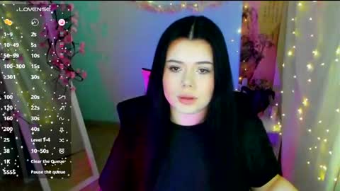 Snapshot of naomivibes chatting on June 20, 7:00 am Naomi online show from June 20, 7:00 am