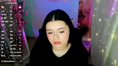 Snapshot of naomivibes chatting on July 6, 6:32 am Naomi online show from July 6, 6:32 am
