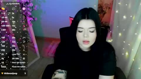 Snapshot of naomivibes chatting on July 9, 7:01 am Naomi online show from July 9, 7:01 am