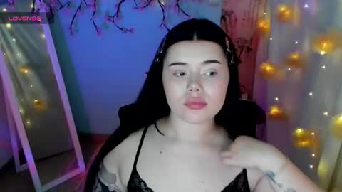 Snapshot of naomivibes chatting on August 3, 9:04 am Naomi online show from August 3, 9:04 am