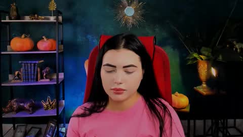 naomiwilsons online show from October 31, 8:26 am