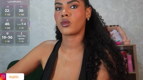 Naomi     online show from March 6, 9:33 pm