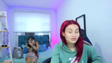 naomy online show from October 4, 8:07 pm