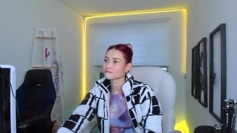 naomy online show from October 19, 11:00 am