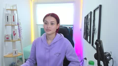 naomy online show from October 21, 7:25 pm