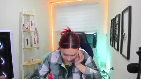 naomy online show from November 9, 7:45 pm