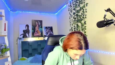 naomy online show from January 5, 12:42 am