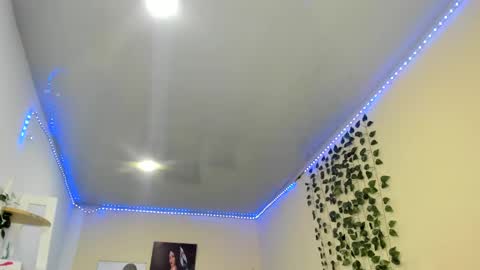 naomy online show from January 13, 1:23 am