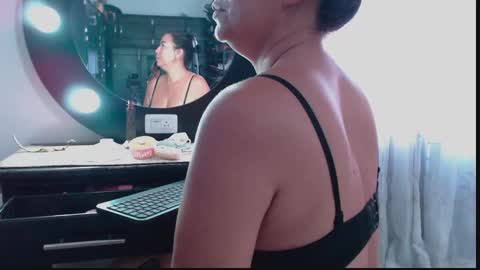 Snapshot of naomy_mature chatting on March 18, 12:19 pm Naomy online show from March 18, 12:19 pm