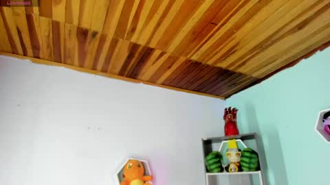 Snapshot of naomy_ruiz_ chatting on May 20, 12:00 pm NAOMY online show from May 20, 12:00 pm
