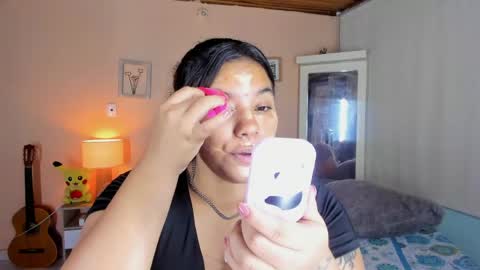 Snapshot of naomy_ruiz_ chatting on May 26, 11:50 am NAOMY online show from May 26, 11:50 am
