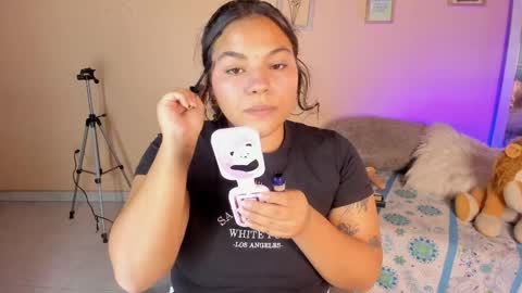 Snapshot of naomy_ruiz_ chatting on June 2, 11:56 am NAOMY online show from June 2, 11:56 am