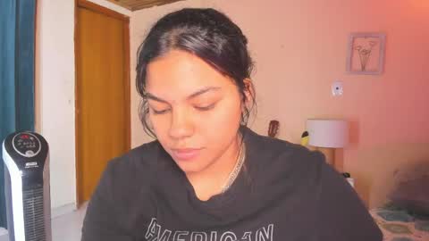 Snapshot of naomy_ruiz_ chatting on June 3, 12:30 pm NAOMY online show from June 3, 12:30 pm