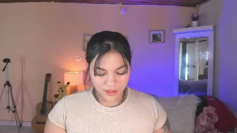 Snapshot of naomy_ruiz_ chatting on June 17, 12:40 pm NAOMY online show from June 17, 12:40 pm