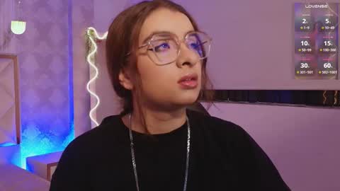 Naomy  online show from February 5, 3:00 am