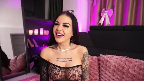 Snapshot of naomyblackbarbie chatting on November 15, 5:38 am naomyblackbarbie online show from November 15, 5:38 am