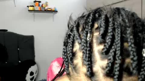naomylux1 online show from May 27, 3:47 am