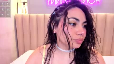 Naomy  online show from January 14, 9:52 pm