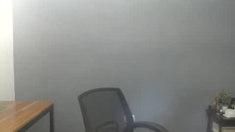 nappadel85 online show from June 17, 11:27 pm