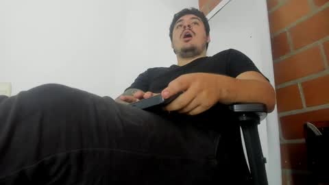 Snapshot of narciso_kh chatting on April 3, 5:00 pm deibyd online show from April 3, 5:00 pm