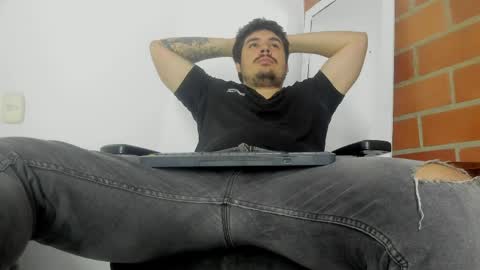 Snapshot of narciso_kh chatting on April 9, 2:11 am deibyd online show from April 9, 2:11 am