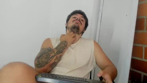 Snapshot of narciso_kh chatting on April 15, 5:20 pm deibyd online show from April 15, 5:20 pm