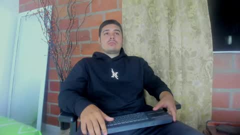 Snapshot of narciso_kh chatting on May 20, 2:29 am deibyd online show from May 20, 2:29 am