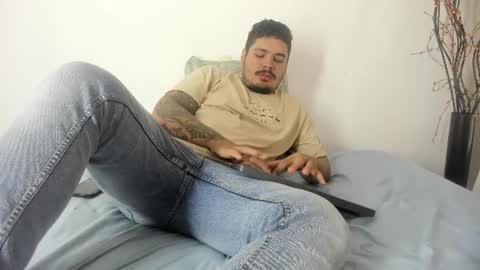 Snapshot of narciso_kh chatting on July 22, 7:27 pm deibyd online show from July 22, 7:27 pm