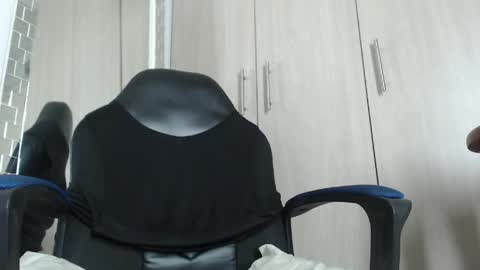 Snapshot of nassh_18 chatting on April 21, 12:23 am nassh_18 online show from April 21, 12:23 am