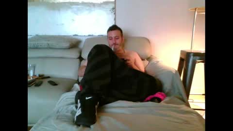 Snapshot of nassobout chatting on October 13, 9:53 am nassobout online show from October 13, 9:53 am