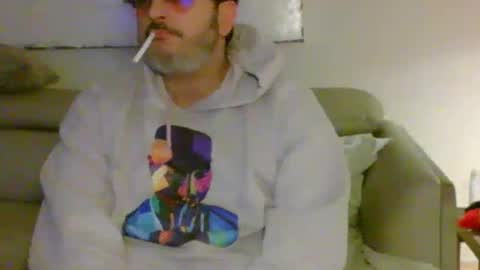 Snapshot of nassobout chatting on December 13, 11:32 pm nassobout online show from December 13, 11:32 pm