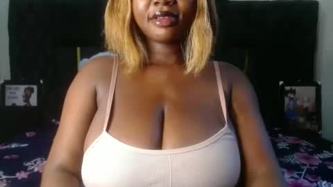 Snapshot of nastie_amanda chatting on November 18, 10:41 am Amanda online show from November 18, 10:41 am