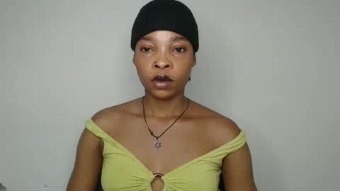 bella online show from November 18, 9:58 am