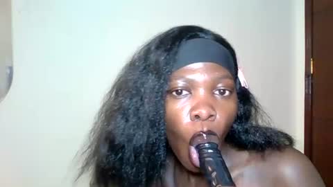 Snapshot of nasty_rihh chatting on June 13, 6:22 am nasty_rihh online show from June 13, 6:22 am