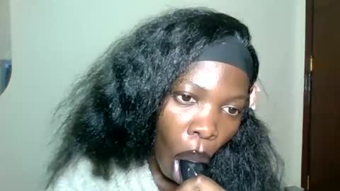 Snapshot of nasty_rihh chatting on June 14, 7:05 pm nasty_rihh online show from June 14, 7:05 pm