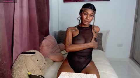 Julieth  online show from February 2, 12:09 am