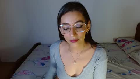nathalia online show from December 16, 1:10 am