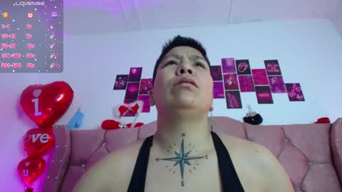 nat_evans8 online show from May 28, 2:42 am