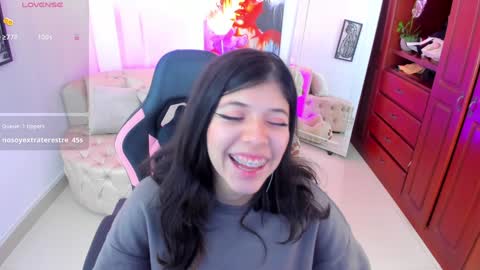 Snapshot of nataasha___ chatting on December 23, 6:44 am NATASHA online show from December 23, 6:44 am