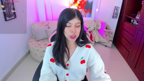 Snapshot of nataasha___ chatting on January 5, 3:11 am NATASHA online show from January 5, 3:11 am