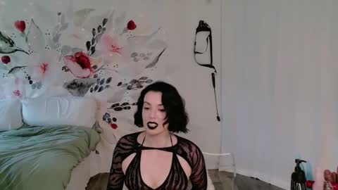 Natasha Luxxx online show from May 4, 2:35 pm