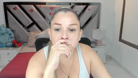 natalia5560 online show from October 5, 1:42 pm