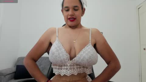 Snapshot of natalia_curvy1 chatting on April 16, 5:58 pm Nathalia online show from April 16, 5:58 pm