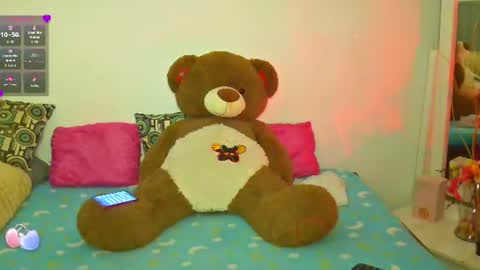 Snapshot of nataliamom chatting on June 16, 9:50 pm Natalia online show from June 16, 9:50 pm