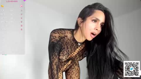 nataliarey_ online show from January 23, 11:15 pm