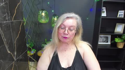 Snapshot of natalicloud chatting on January 4, 4:22 pm NataliCloud online show from January 4, 4:22 pm