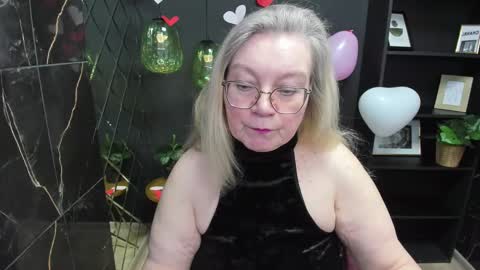 Snapshot of natalicloud chatting on February 16, 1:05 pm NataliCloud online show from February 16, 1:05 pm